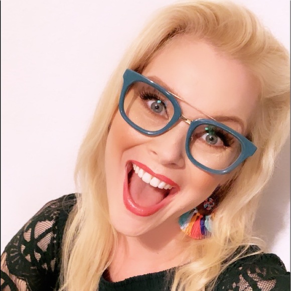 Poshmark Ambassador - Picture 7 of 8